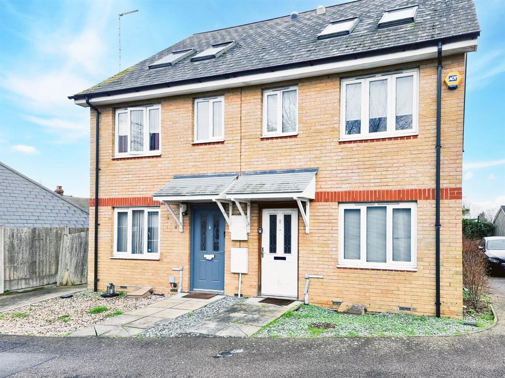 3 bed property to rent in Merlin Way, Gillingham ME7, £1,650 pcm Zoopla