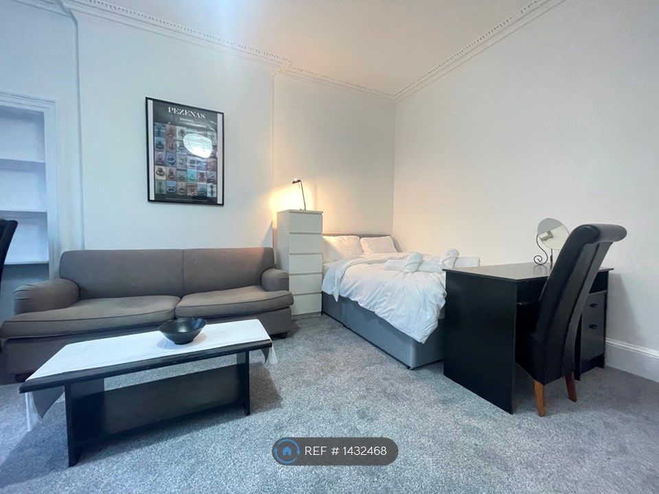 4 bed flat to rent in Montague Street, Edinburgh EH8 Zoopla