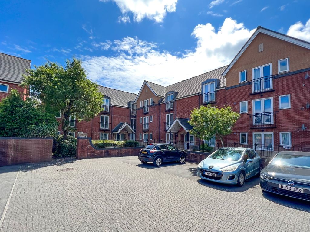 2 bed flat for sale in Windlass Court, Barquentine Place, Cardiff CF10