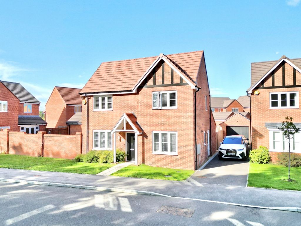 4 bed detached house for sale in Long Pine, Hyde End Road, Shinfield