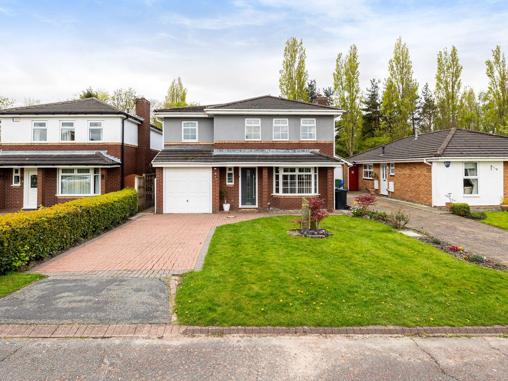 4 bed detached house for sale in Newbury Close, Widnes WA8, £425,000