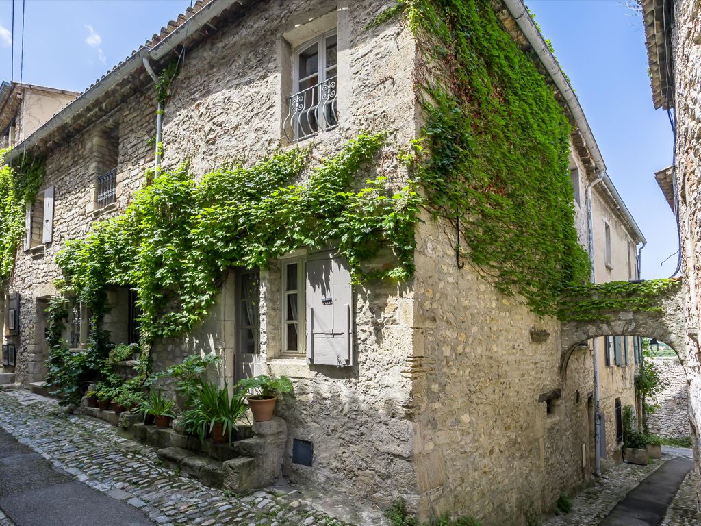 4 bed property for sale in Vaison La Romaine, Vaucluse, ProvenceAlpes