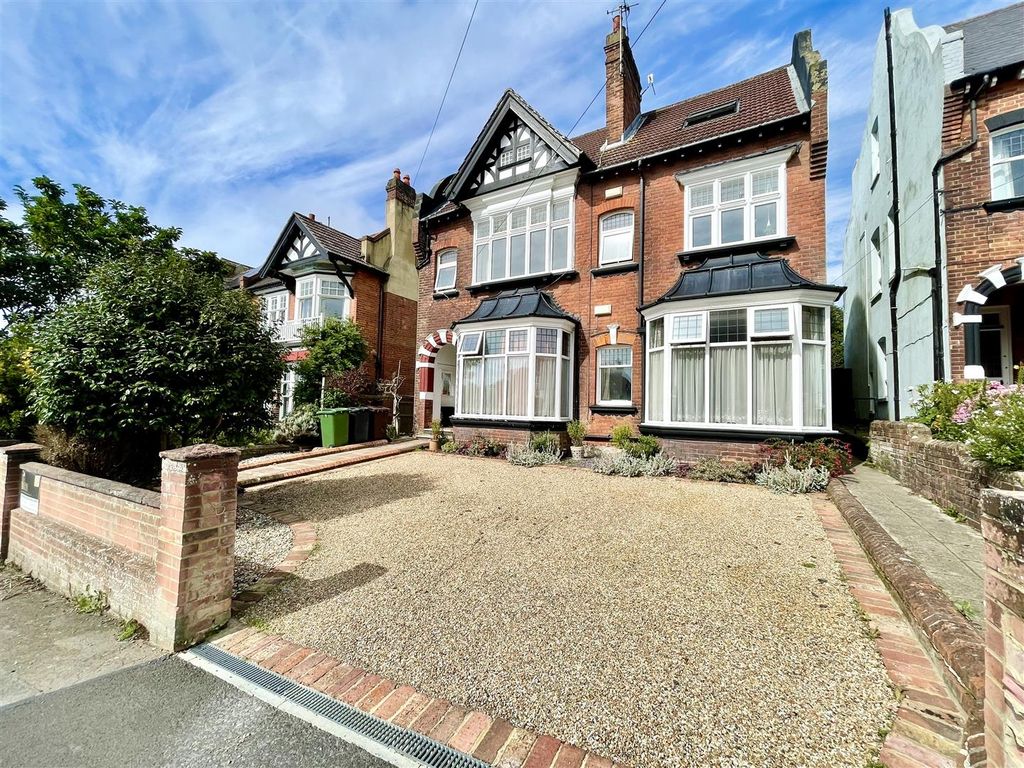 4 bed flat for sale in Linton Road, Hastings TN34, £365,000 Zoopla