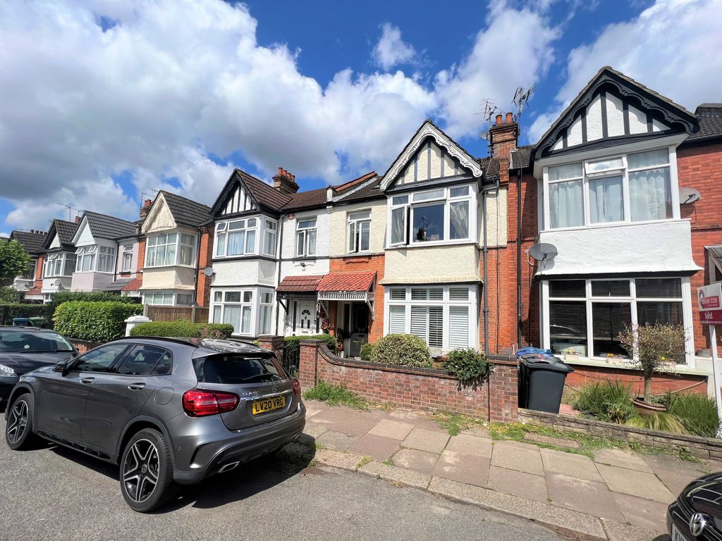 5 bed terraced house to rent in Butler Road, Harrow HA1 Zoopla