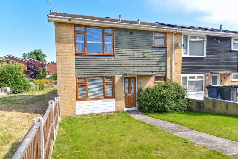 3 bed end terrace house for sale in Shaftesbury Avenue, Purbrook