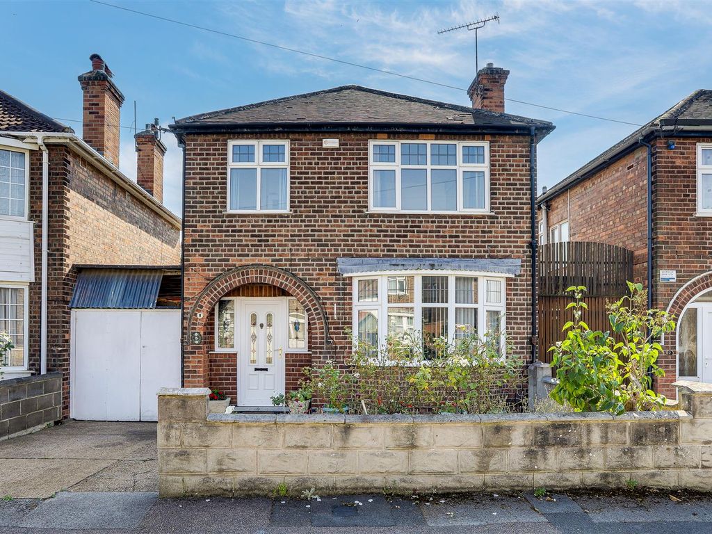 3 bed detached house for sale in West Holme Gardens, Beechdale