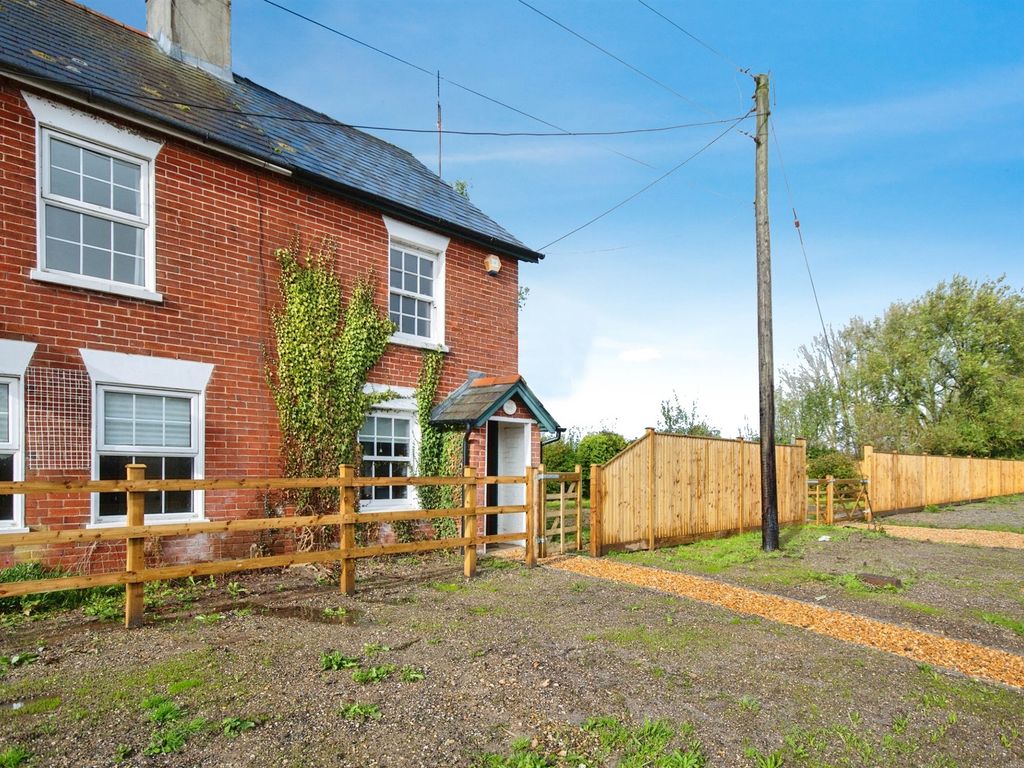 3 bed cottage for sale in Salisbury Road, Burgate, Fordingbridge SP6, £