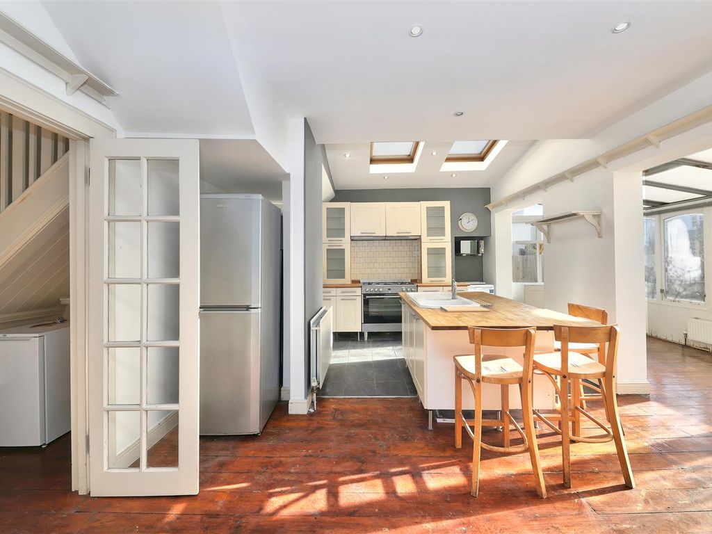 Helena Road Dollis Hill Lonon NW10  