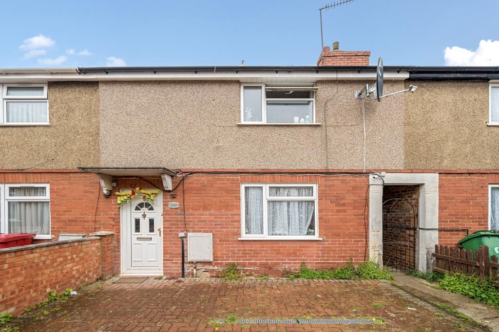 3 bed terraced house for sale in Slough, Berkshire SL2 Zoopla