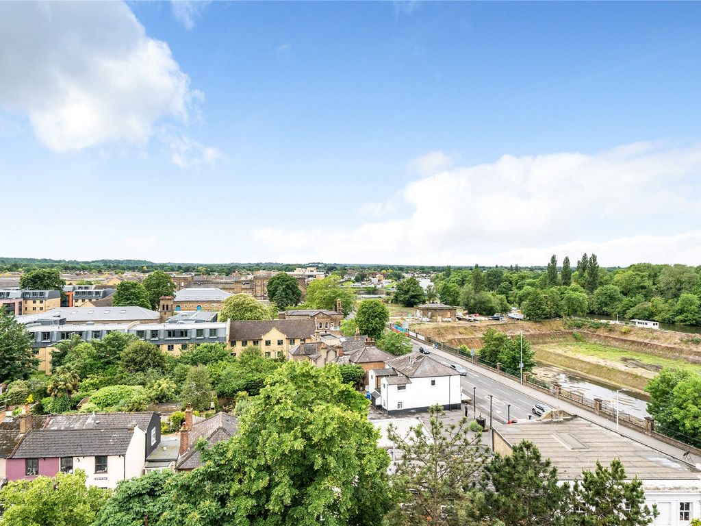 2 bed flat for sale in Portsmouth Road, Surbiton KT6, £800,000 Zoopla