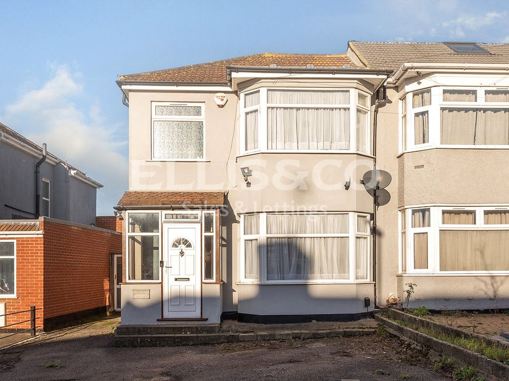 3 bed semidetached house for sale in Bridgewater Gardens, Edgware, Middlesex HA8, £585,000 Zoopla