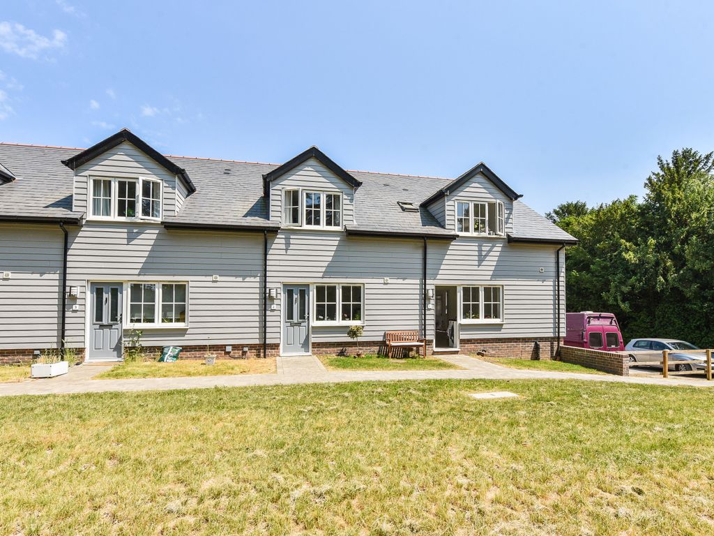 2 bed mews house to rent in Hewshott Lane, Liphook GU30 Zoopla