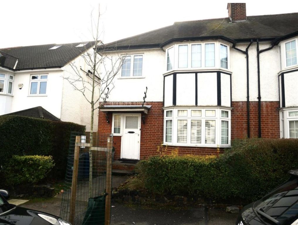 3 bed semidetached house for sale in Park View Gardens, London NW4, £