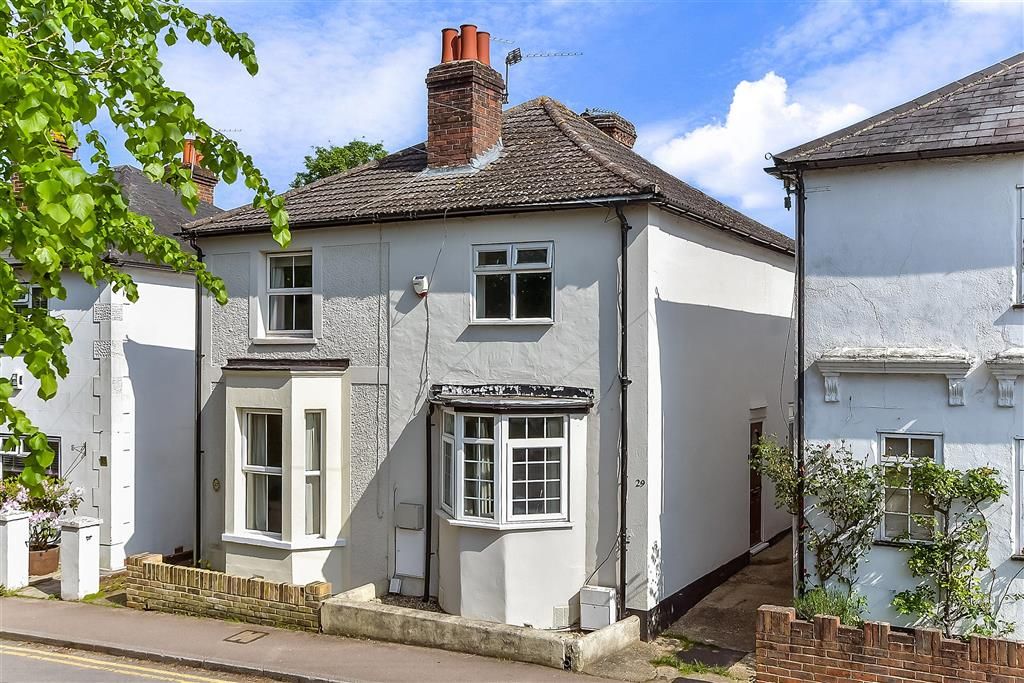 3 bed semidetached house for sale in Highlands Road, Leatherhead, Surrey KT22, £380,000 Zoopla
