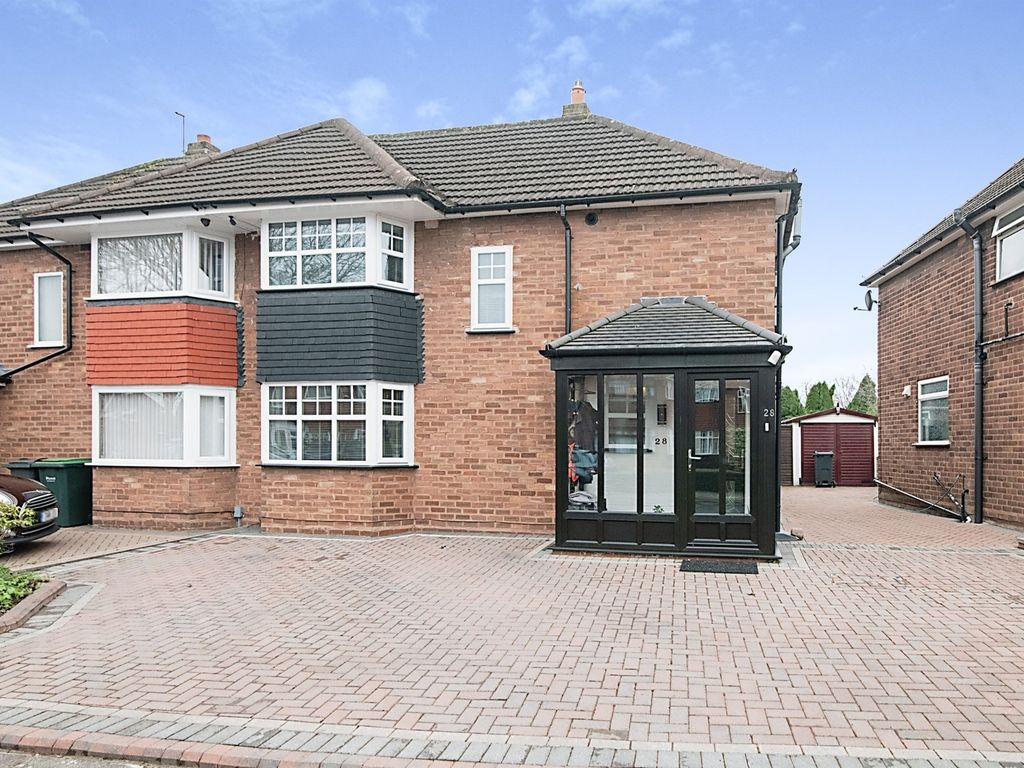 3 bed semidetached house for sale in Temple Meadows Road, West
