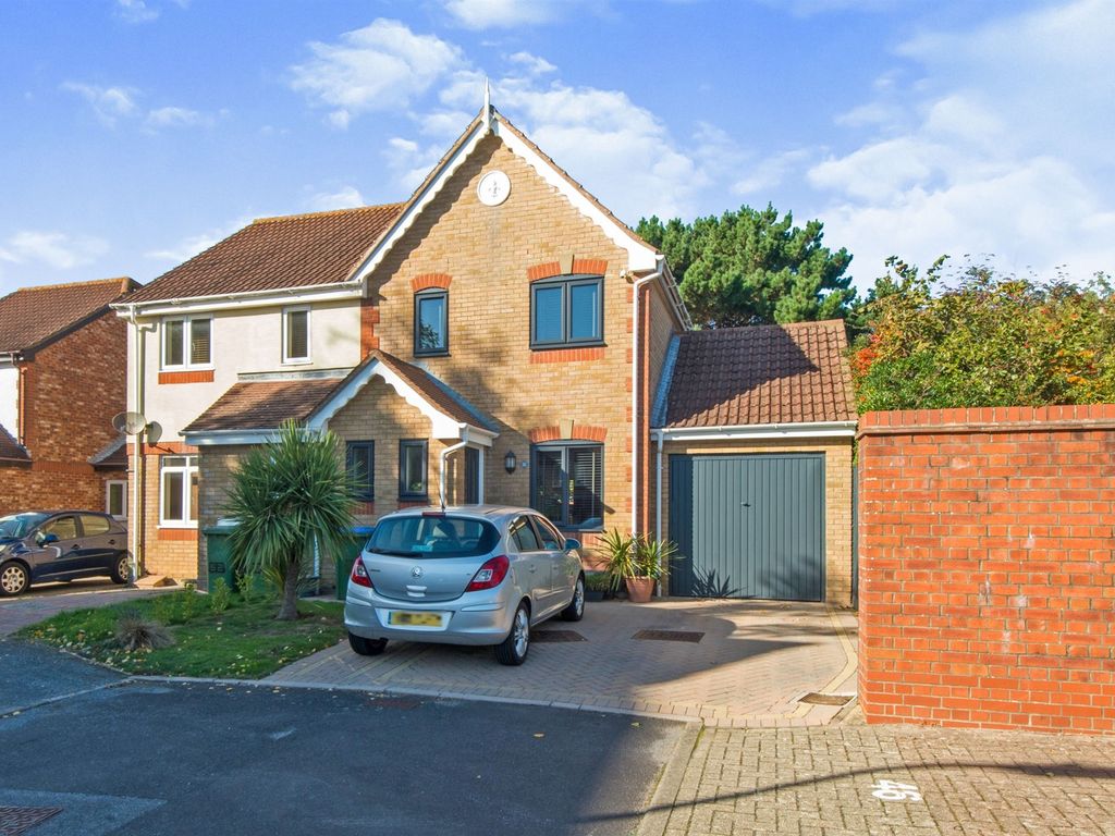3 bed semidetached house for sale in Dundonald Close, Southampton SO19