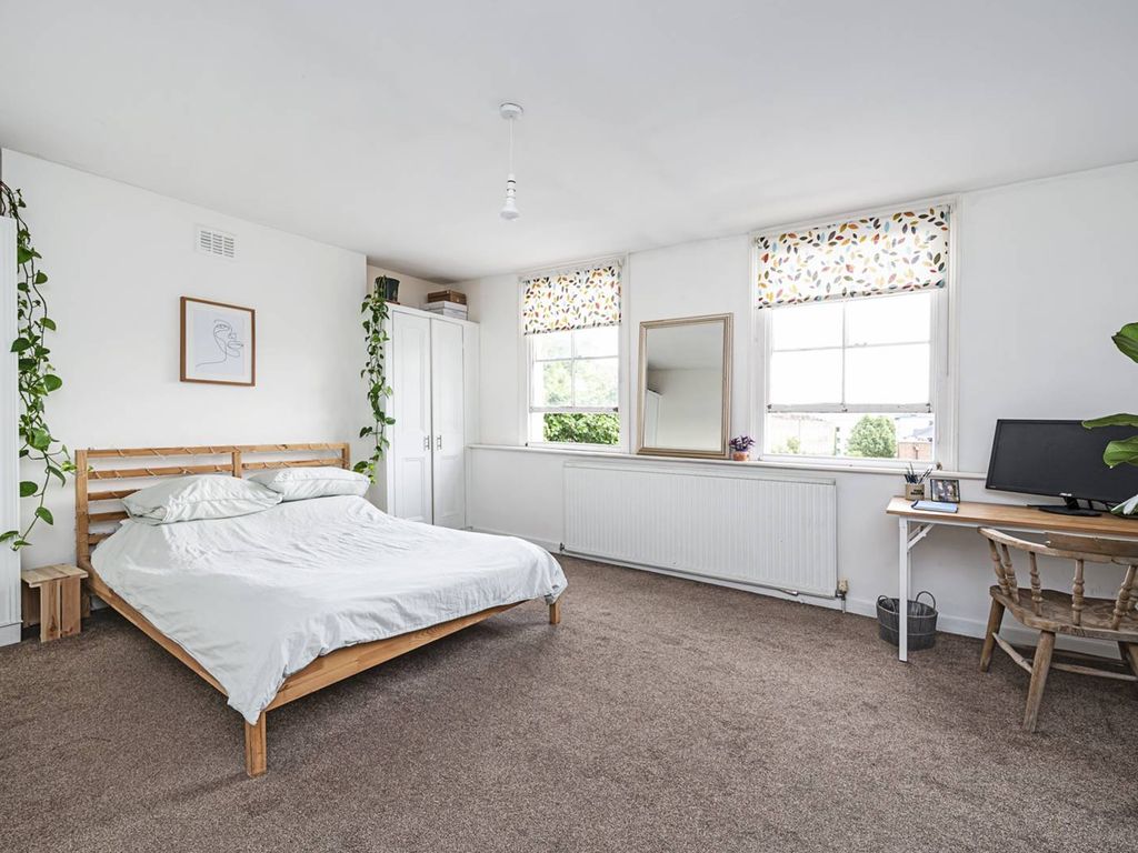 Liverpool Road Angel London N1  