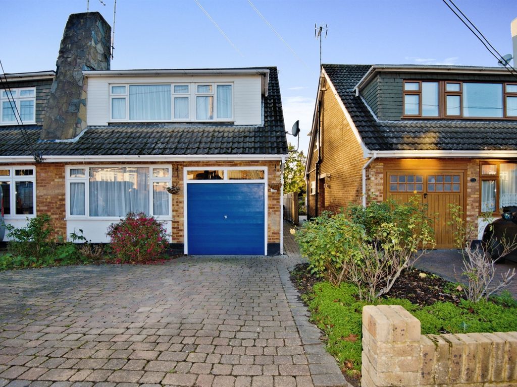 Wellington Road, Rayleigh SS6  