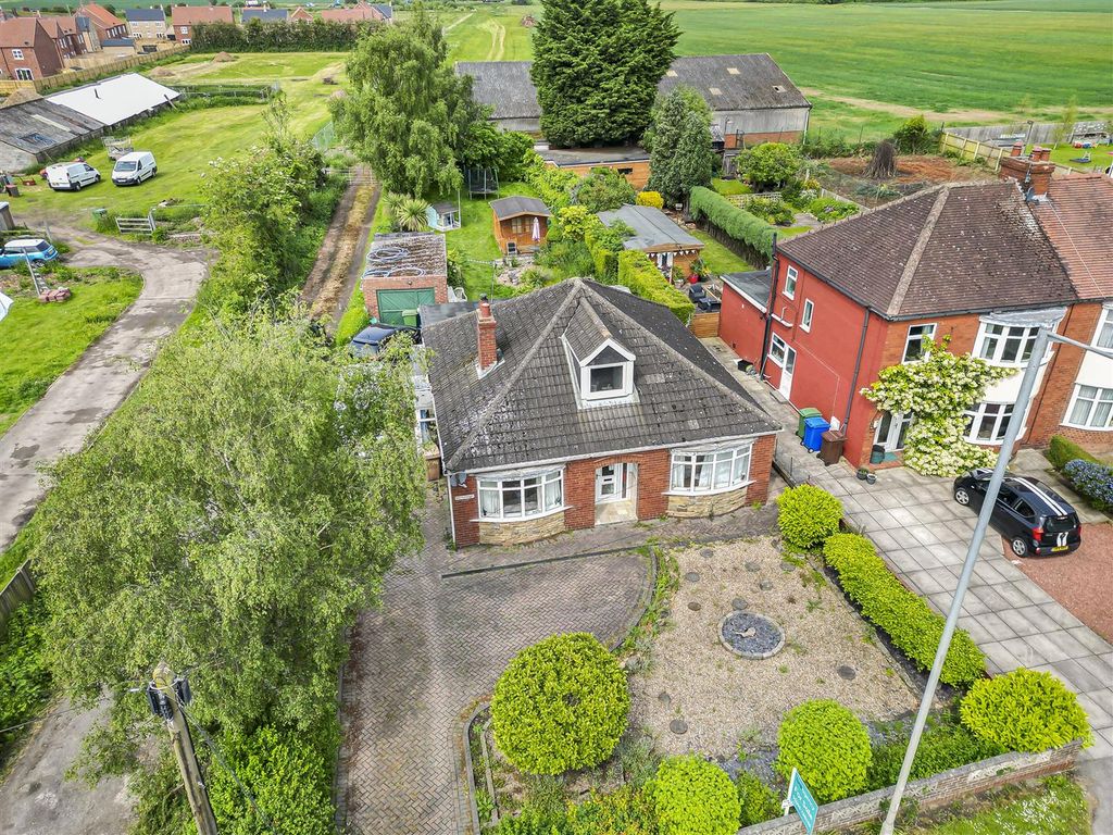 3 bed detached bungalow for sale in Rawcliffe Road, Airmyn, Goole DN14