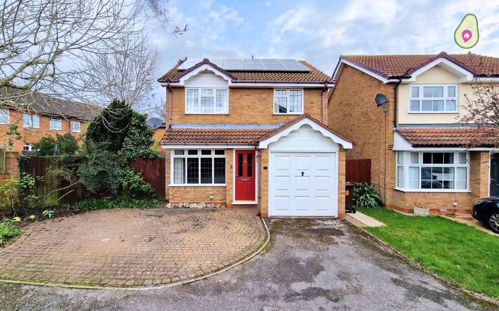 3 bed detached house for sale in Sunderland Close, Woodley, Reading