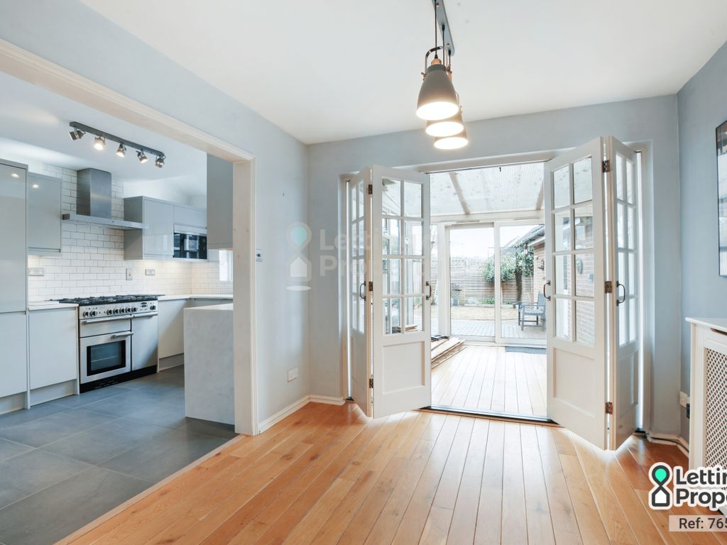 4 bed detached house to rent in Heywood Lane, Dunmow, Essex CM6, £1,850