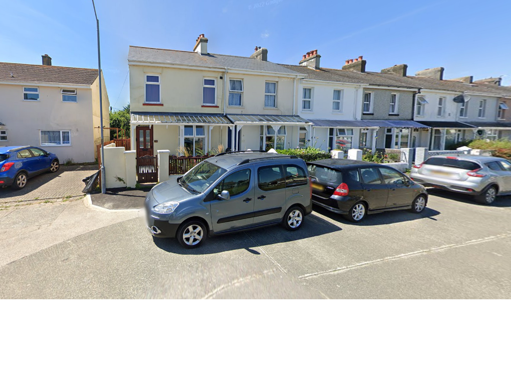 3 bed semidetached house to rent in Cowdray Terrace, Saltash PL12, £