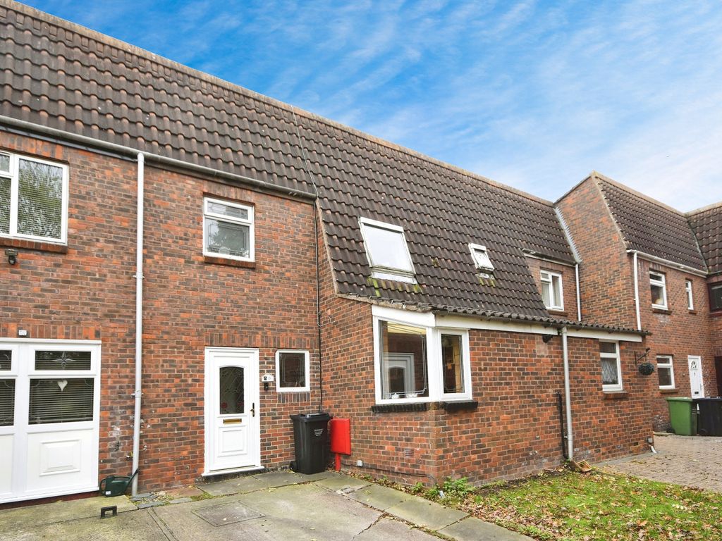 3 bed terraced house for sale in Paxfords, Basildon SS15, £325,000 Zoopla