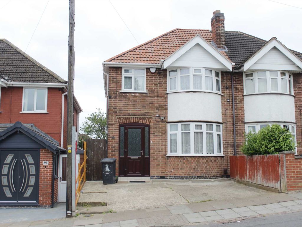 3 bed semidetached house to rent in Somerset Avenue, Leicester LE4