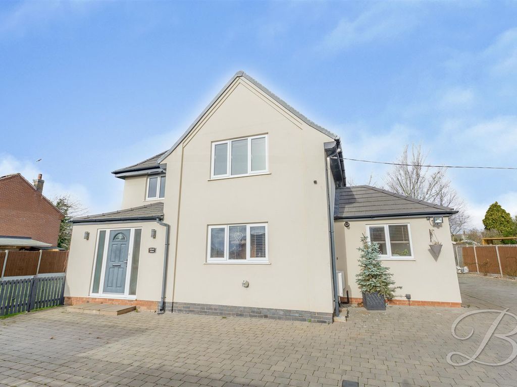 4 bed detached house for sale in Sixth Avenue, Edwinstowe, Mansfield