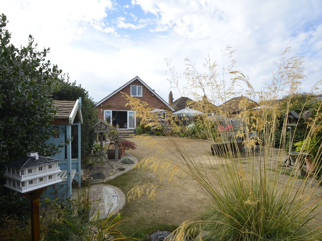 4 bed property for sale in St. Road, Old Felixstowe, Felixstowe