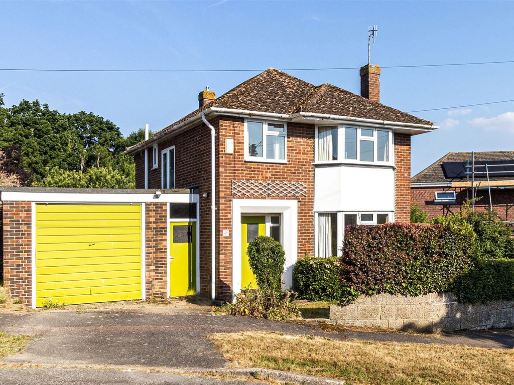 3 bed detached house for sale in Hillview Road, Hildenborough, Kent