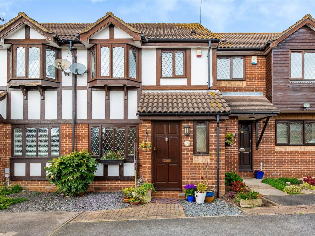 3 bed terraced house for sale in Blakeborough Drive, Harold Wood