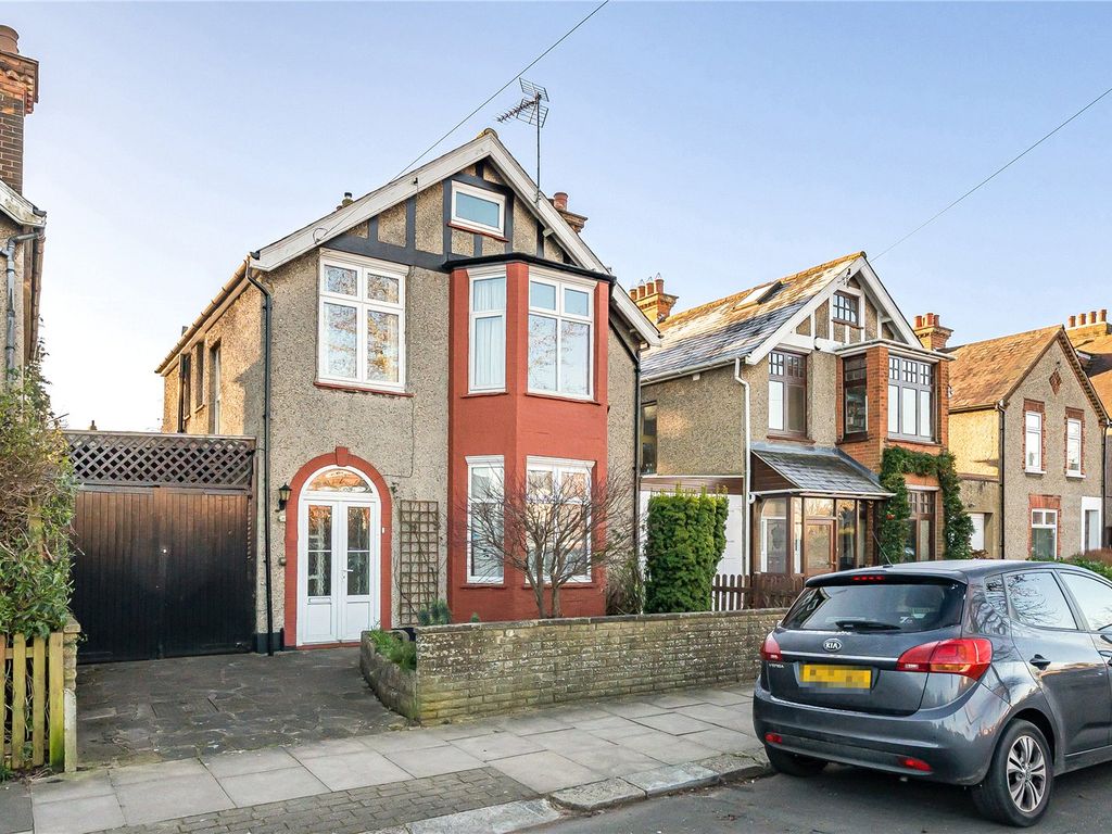4 bed detached house for sale in Byng Road, EN5, £850,000 Zoopla
