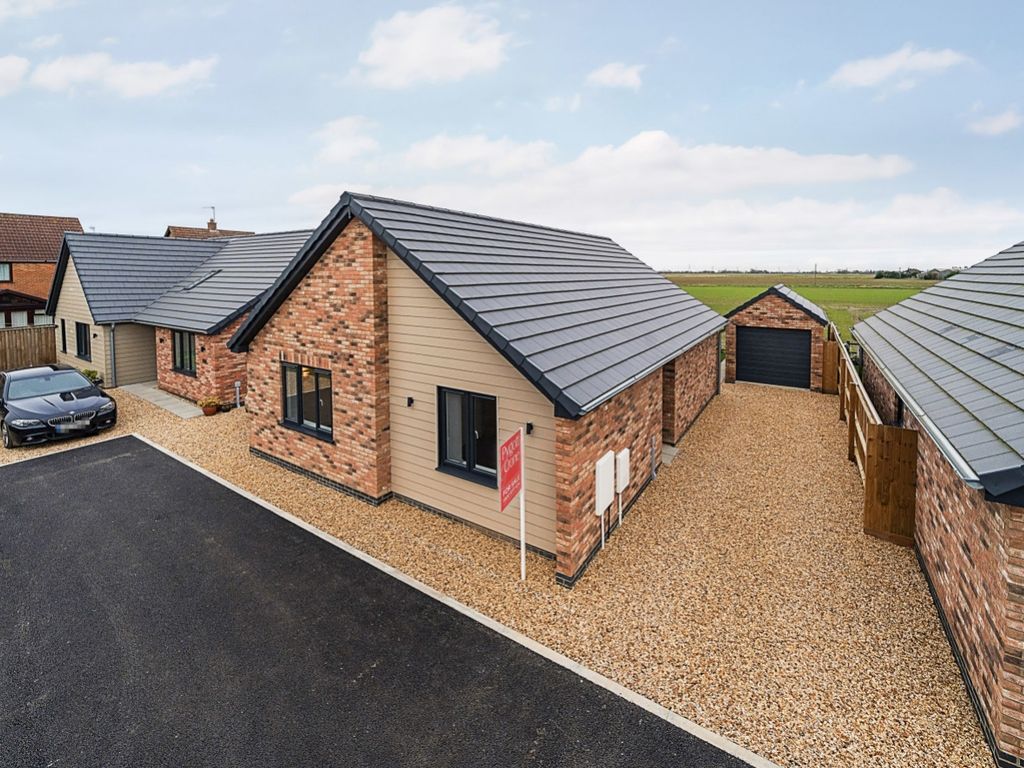 2 bed detached bungalow for sale in Burgess Court, Donington, Spalding