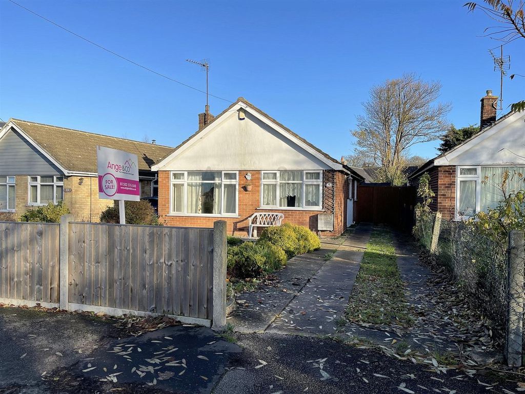 2 bed detached bungalow for sale in Grayson Avenue, Pakefield