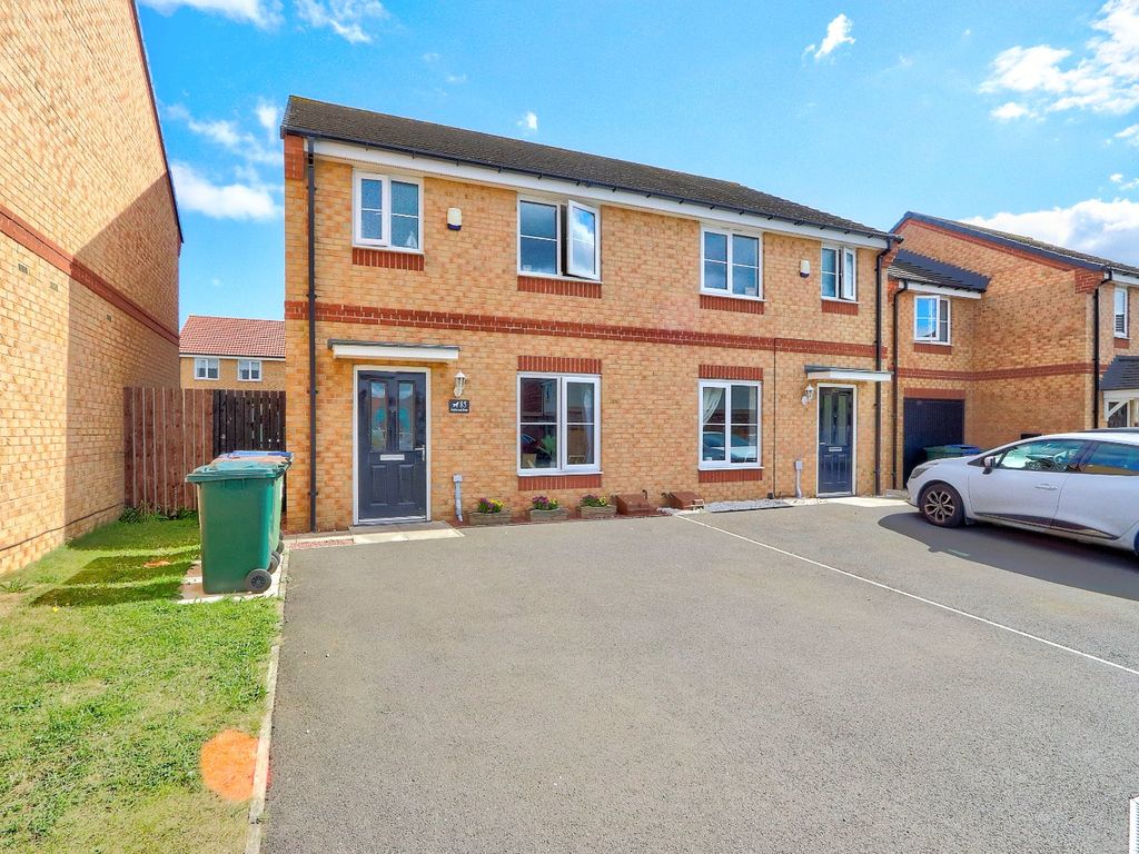 3 bed semidetached house for sale in Maplewood Drive, Normanby TS6