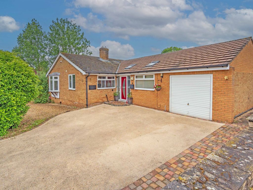 4 bed detached bungalow for sale in Cardigan Road, Stanion, Kettering