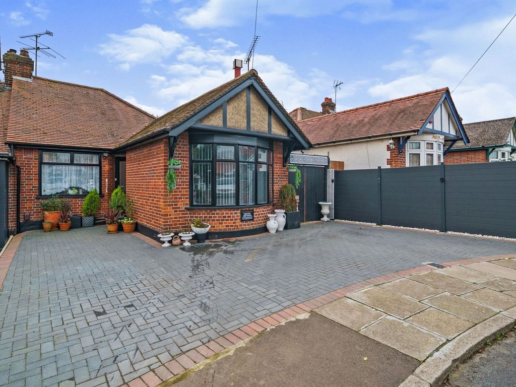 Humberstone Close, Luton LU4  