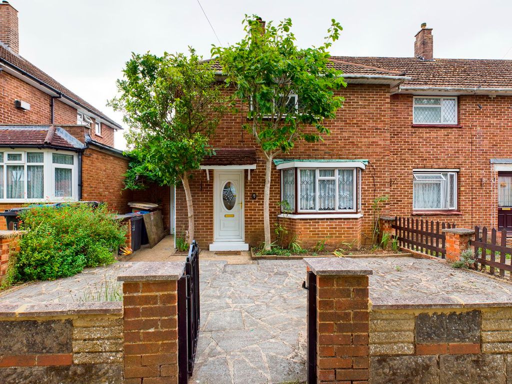 2 bed terraced house for sale in Uvedale Crescent, New Addington