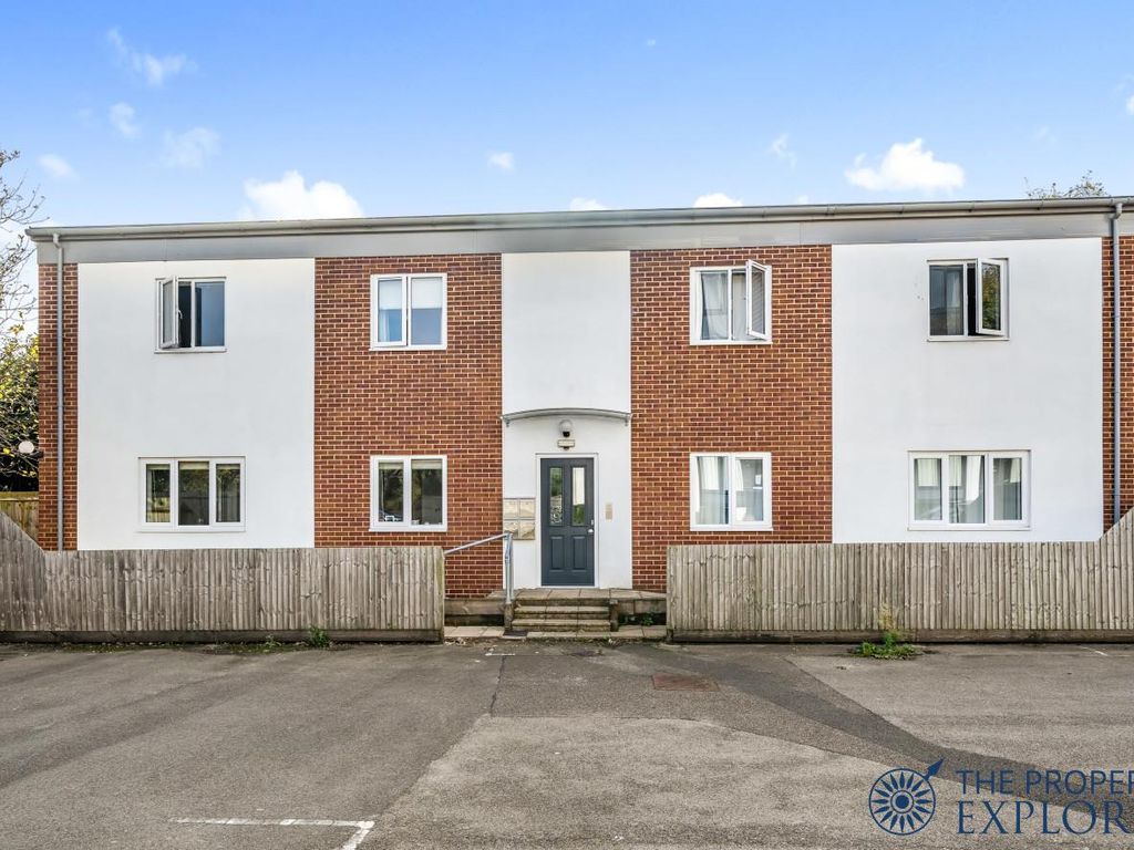 2 bed flat for sale in Bessemer Road, Basingstoke RG21, £230,000 Zoopla