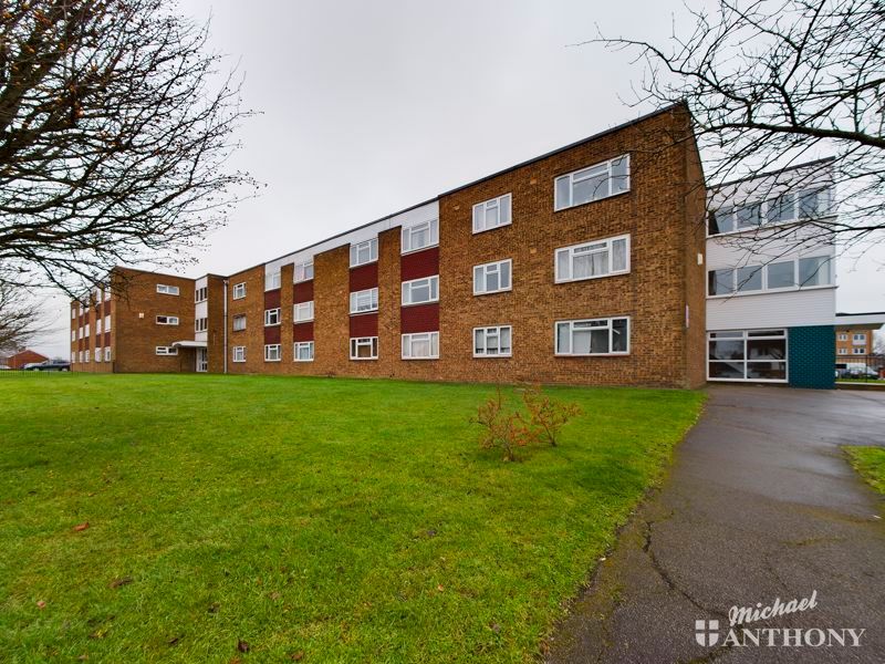 Long Meadow, Bedgrove, Aylesbury HP21  