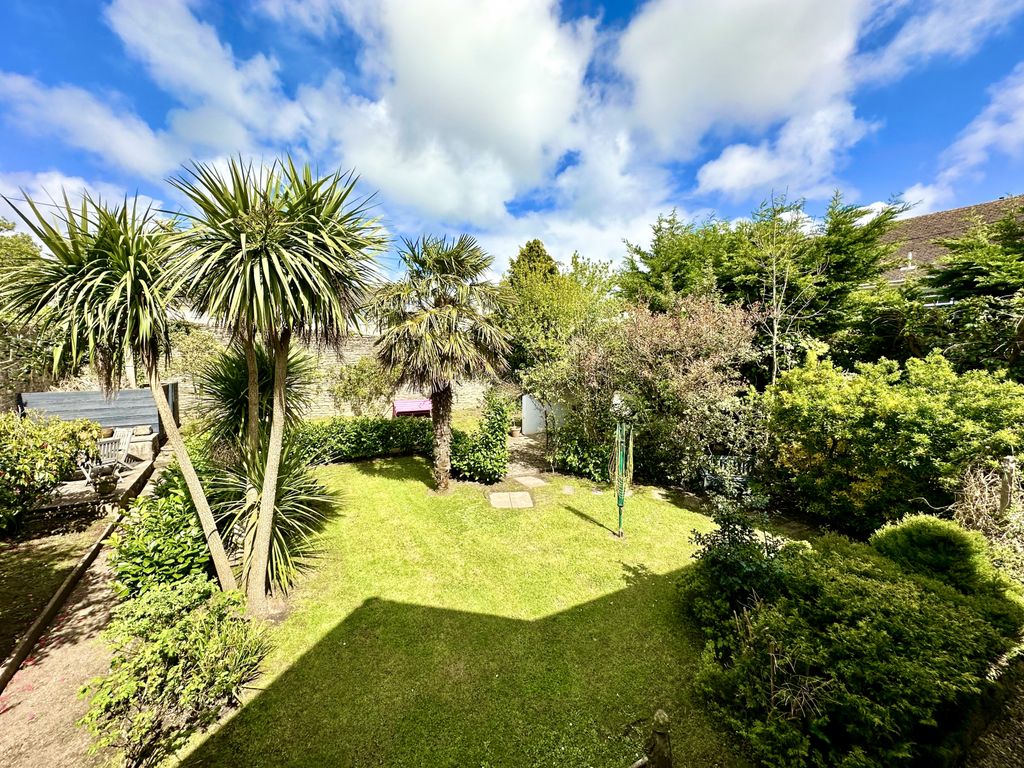 4 bed detached house for sale in Bickington Road, Barnstaple EX31, £