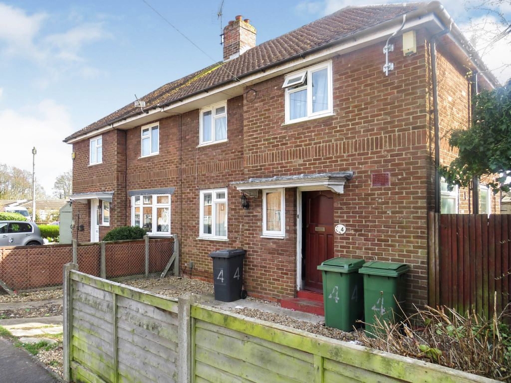 3 bed semidetached house for sale in Bolton Crescent, Basingstoke RG22