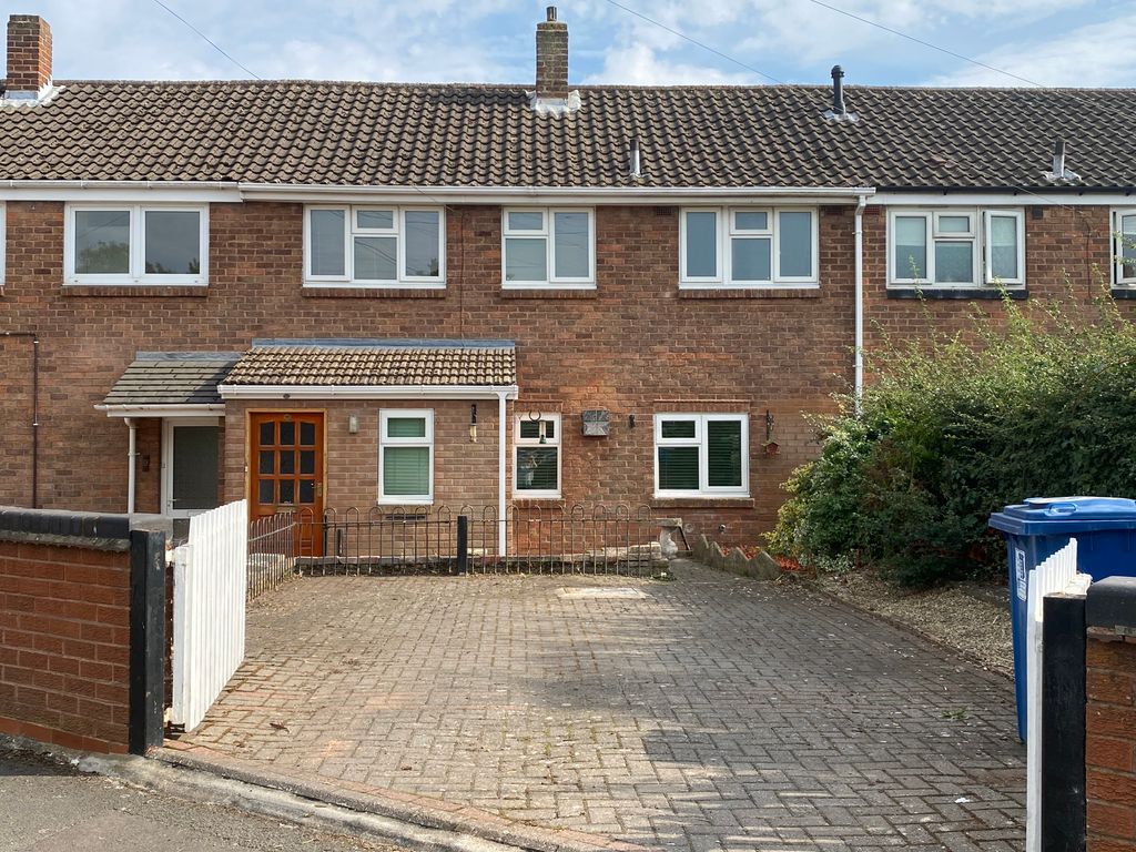 3 bed terraced house for sale in Windmill Close, Staffordshire