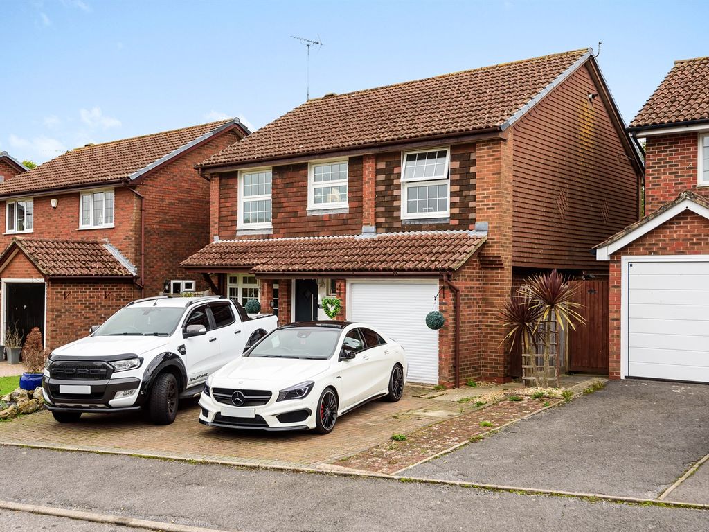 4 bed detached house for sale in Chestnut Walk, Pulborough RH20 Zoopla