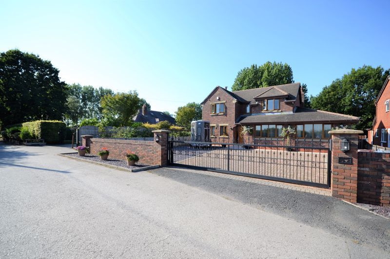 4 bed detached house for sale in Newarth Lane, Hesketh Bank PR4 Zoopla