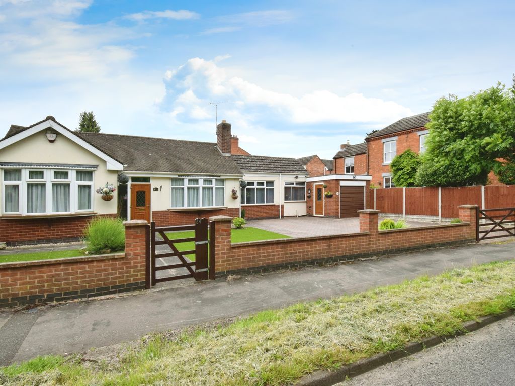 2 bed bungalow for sale in Birstall Road, Birstall, Leicester, Leicestershire LE4, £425,000 Zoopla