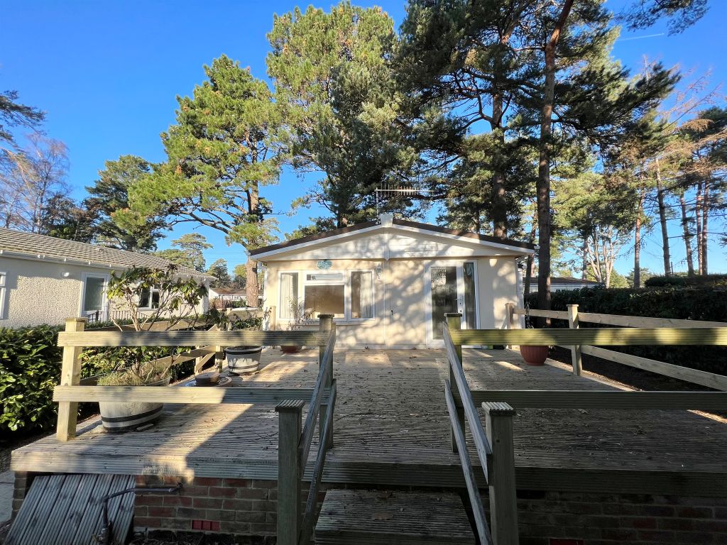 2 bed mobile/park home for sale in Worley Way, Lone Pine Park, Ferndown BH22 Zoopla