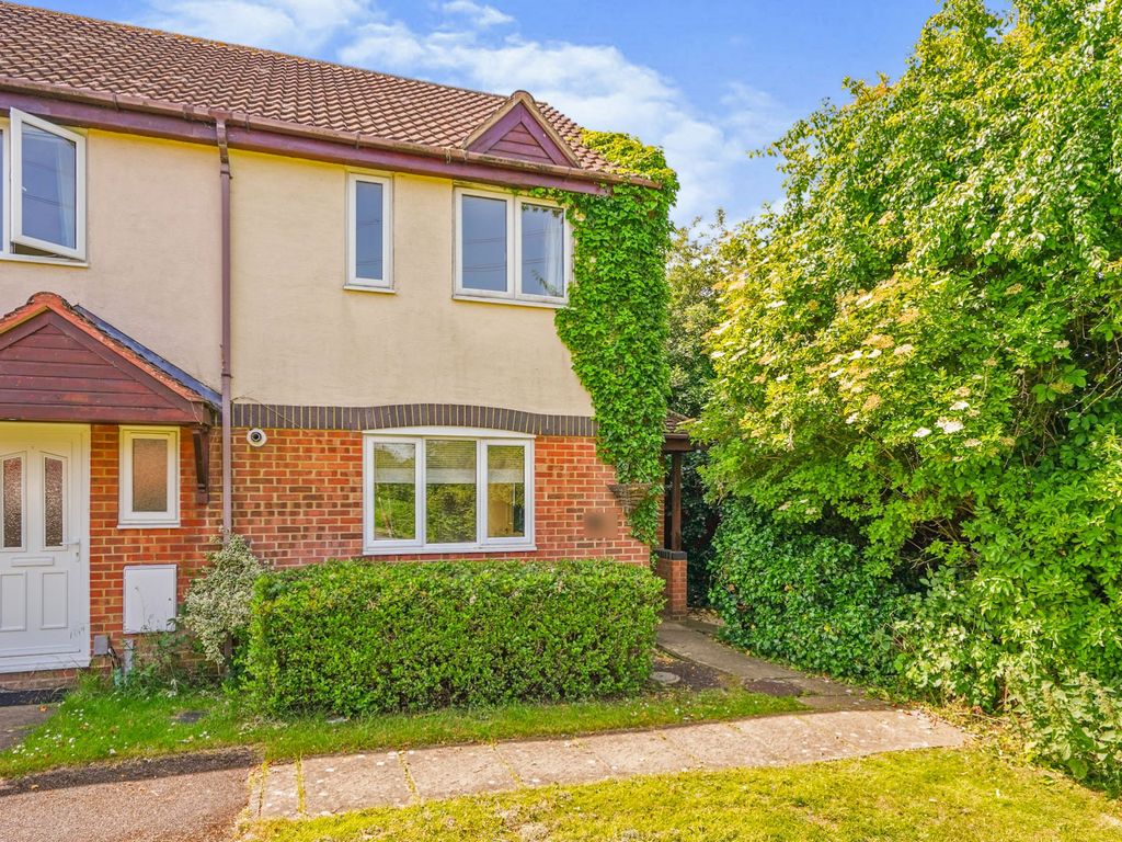 2 bed end terrace house to rent in Chatsworth Road, Abbey Meads