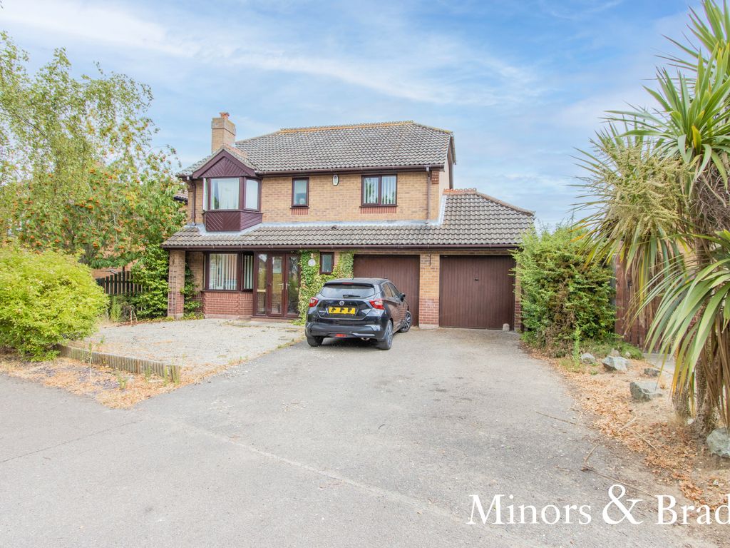 4 bed detached house for sale in Felsham Way, Taverham, Norwich NR8